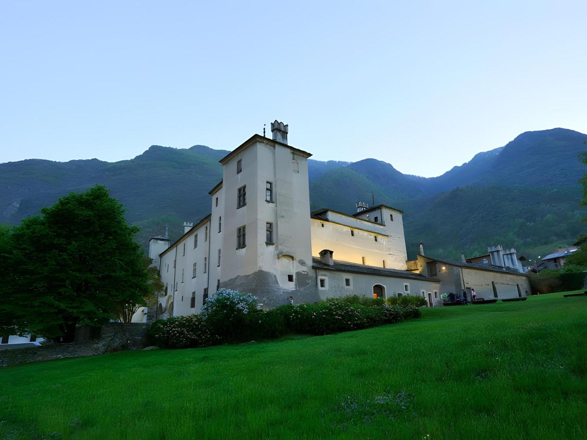 Il Pellegrino Bed & Breakfast Issogne Exterior photo